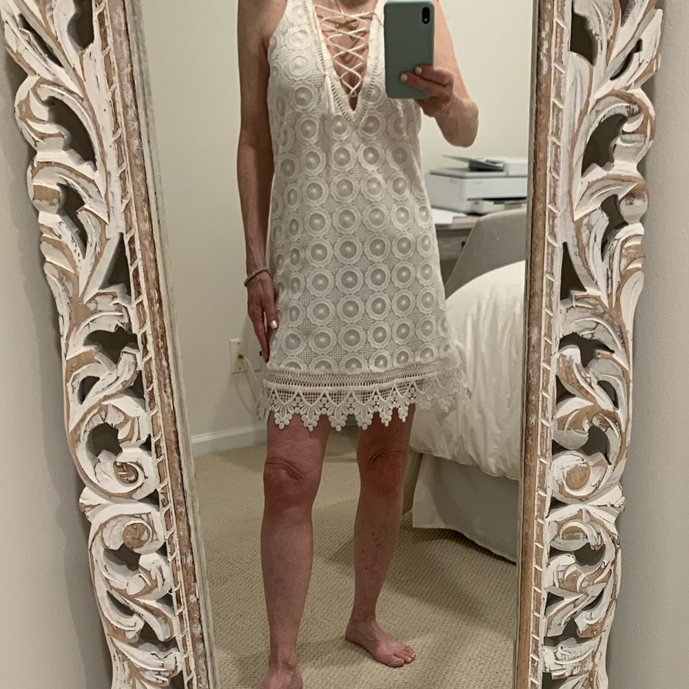Lover and Friends.  White lace dress. Zippered back. Deep V